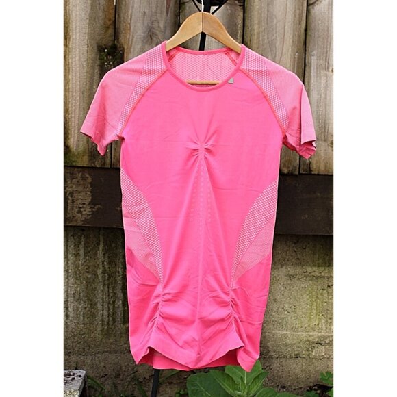 Sweaty Betty - Athlete Seamless Short Sleeve Cycling Top - Pink - Med - Picture 3 of 6